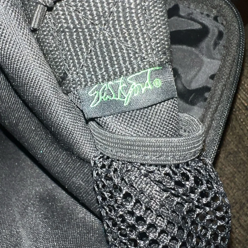 Black and Green Men's Shoulder Bag - Picture 3 of 5
